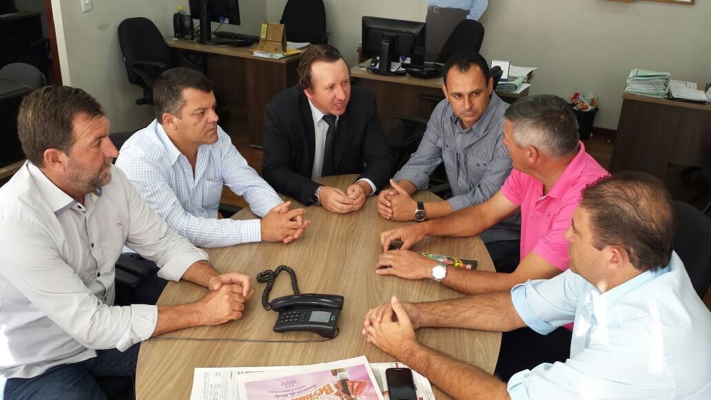 Prefeitos do Vale do Ivaí no gabinete do deputado Artagão Júnior